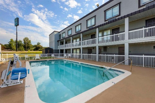 Quality Inn Jackson image 31