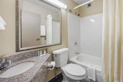 Quality Inn Jackson image 41